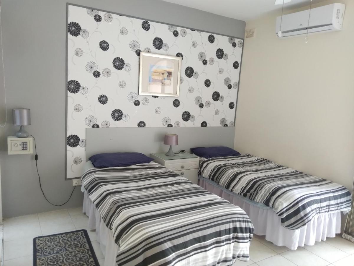 Seafront Akwador Hotell Marsaskala Exteriör bild