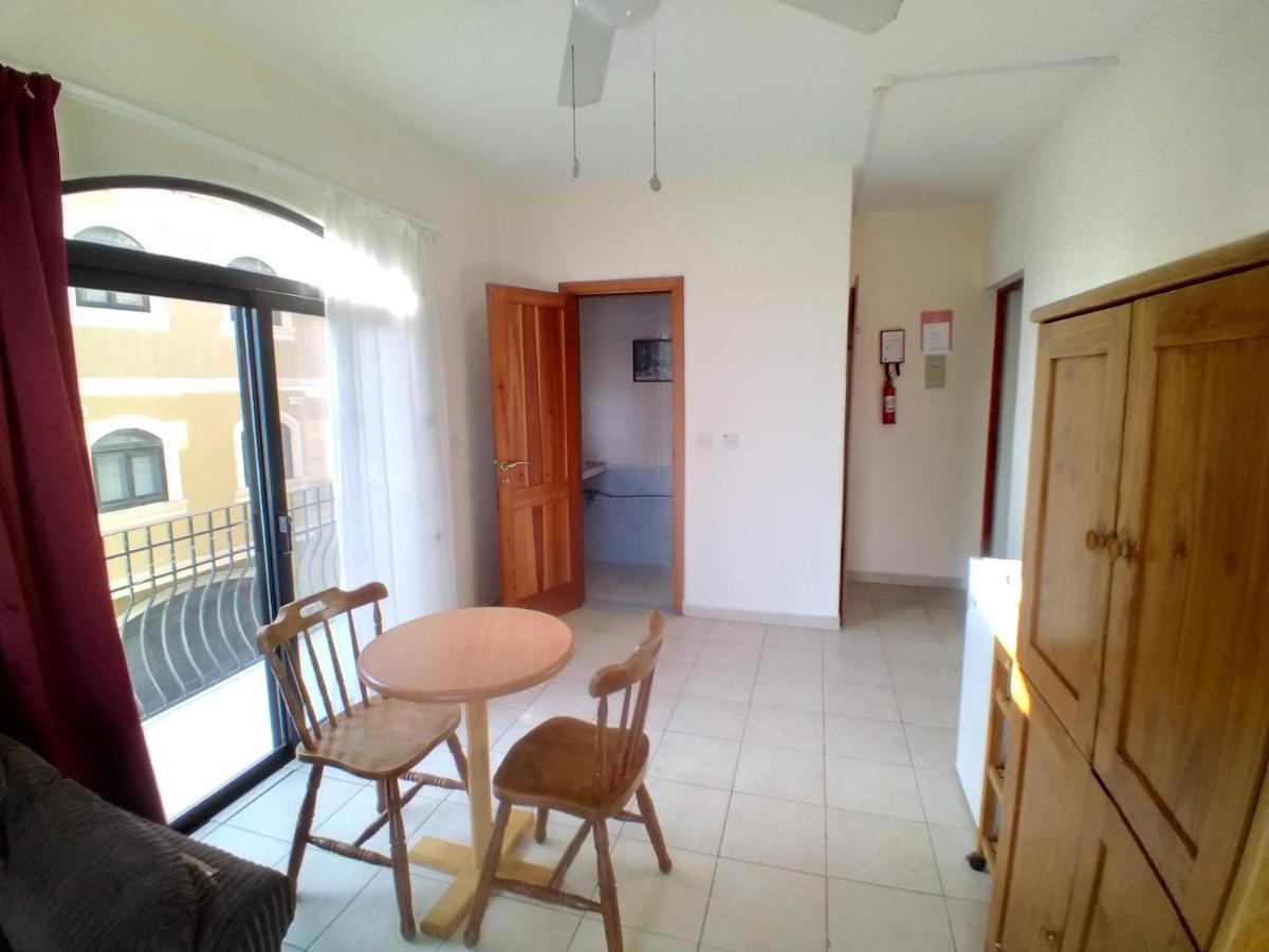 Seafront Akwador Hotell Marsaskala Exteriör bild